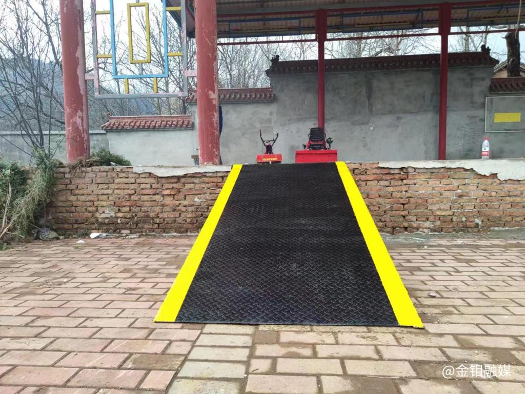 20230801-駐村辦實(shí)事 錦旗表謝意 (6).jpg