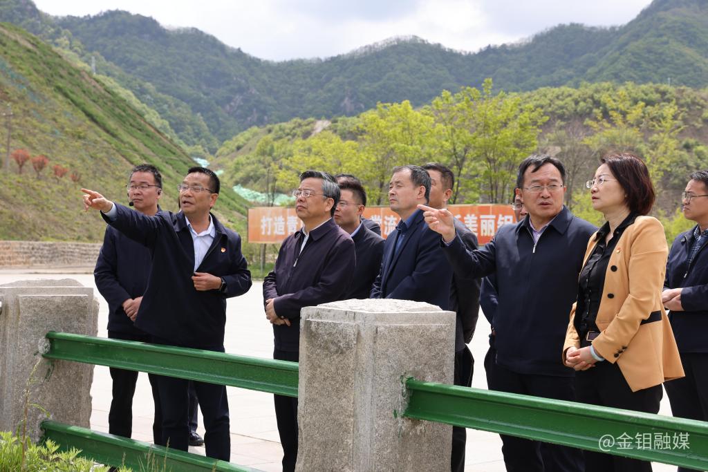 20230512-陜西省第三大氣污染治理專項(xiàng)督察組來(lái)礦山分公司督導(dǎo)檢查大氣污染治理工作 (1).JPG