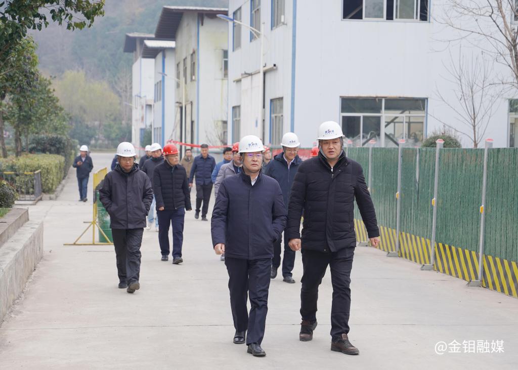 20241211-嚴(yán)平到駐山陽權(quán)屬企業(yè)調(diào)研 (4).jpg 20241211-嚴(yán)平到駐山陽權(quán)屬企業(yè)調(diào)研 (4).jpg