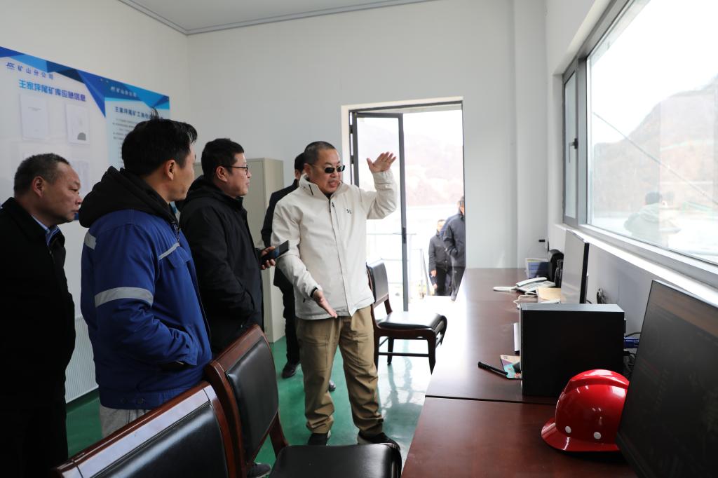 20240308-國家礦山安全監(jiān)察局陜西局到金堆礦區(qū)開展幫扶式安全監(jiān)察 (6).JPG