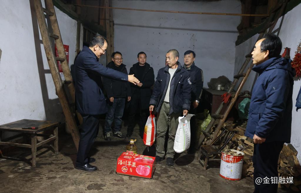 20250124-送暖入村巷,慰問(wèn)顯真情 (4).JPG