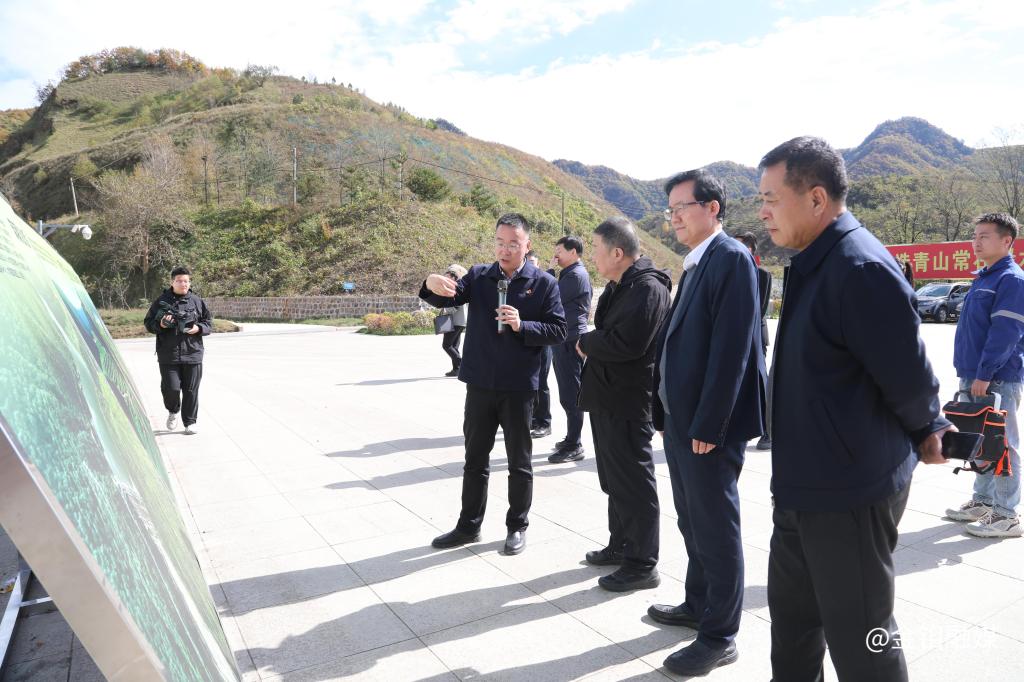 20241025-陜西省人大常委會(huì)深入礦山分公司開(kāi)展《陜西省秦嶺生態(tài)環(huán)境保護(hù)條例》貫徹實(shí)施情況進(jìn)行執(zhí)法檢查 (1).JPG