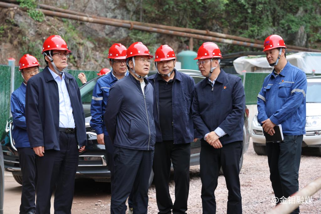 20250602-嚴平深入礦山一線調研 強調嚴守安全環(huán)保底線 推進精細化科學化管理 (2).JPG 20250602-嚴平深入礦山一線調研 強調嚴守安全環(huán)保底線 推進精細化科學化管理 (2).JPG