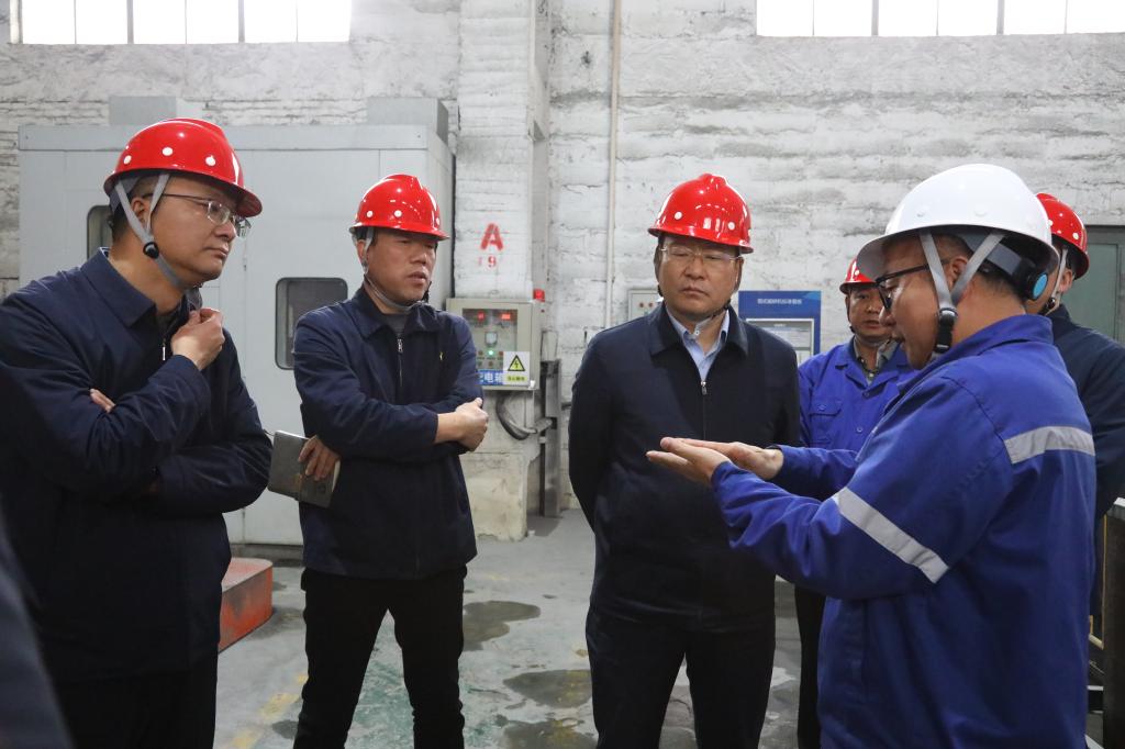 20250312-嚴(yán)平在金鉬股份礦山分公司強(qiáng)調(diào):以“時(shí)時(shí)放心不下”的心態(tài) 確保安全生產(chǎn)形勢(shì)穩(wěn)定向好 (4).jpg