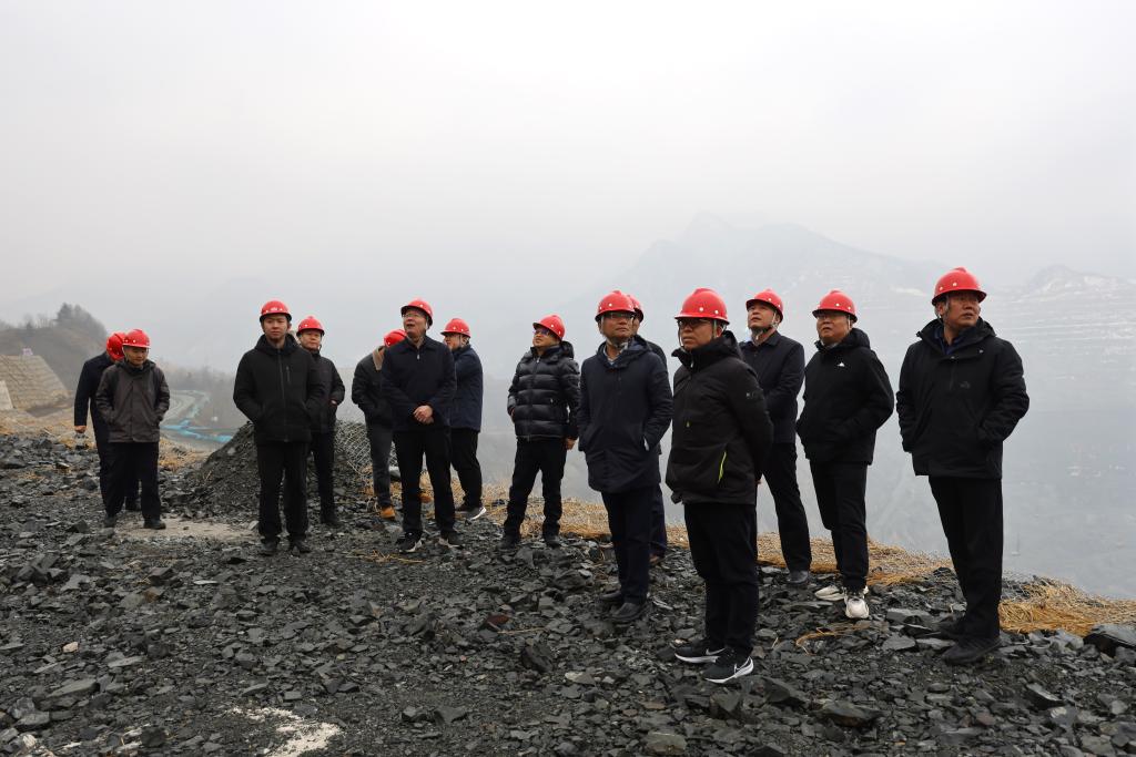 20240308-國(guó)家礦山安全監(jiān)察局陜西局到金堆礦區(qū)開(kāi)展幫扶式安全監(jiān)察 (1).JPG